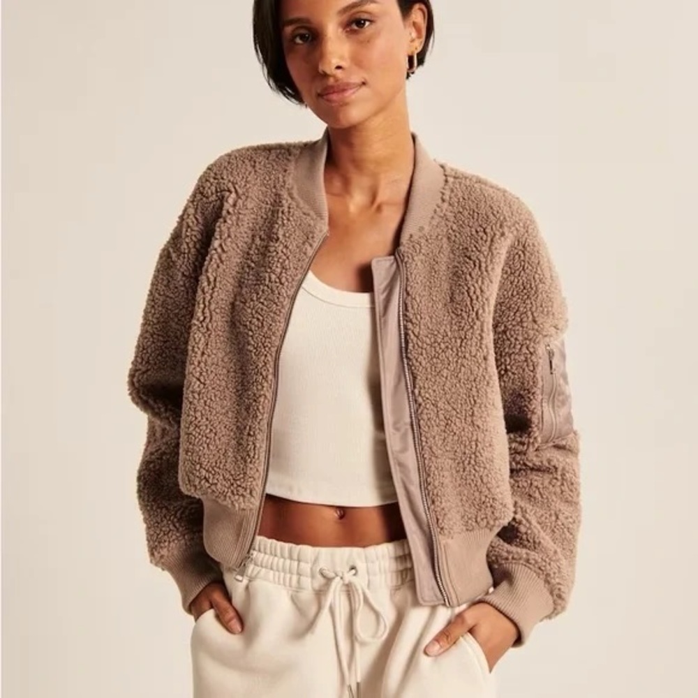 NWT: Abercrombie Sherpa Bomber Jacket in Brown/Tan | Size S